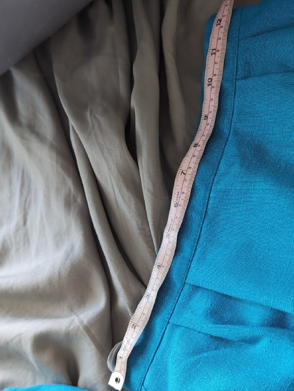 80s Vintage Sasson Blazer And Matching Pencil Skirt with Black Notch Lapel - Picture 5 of 7